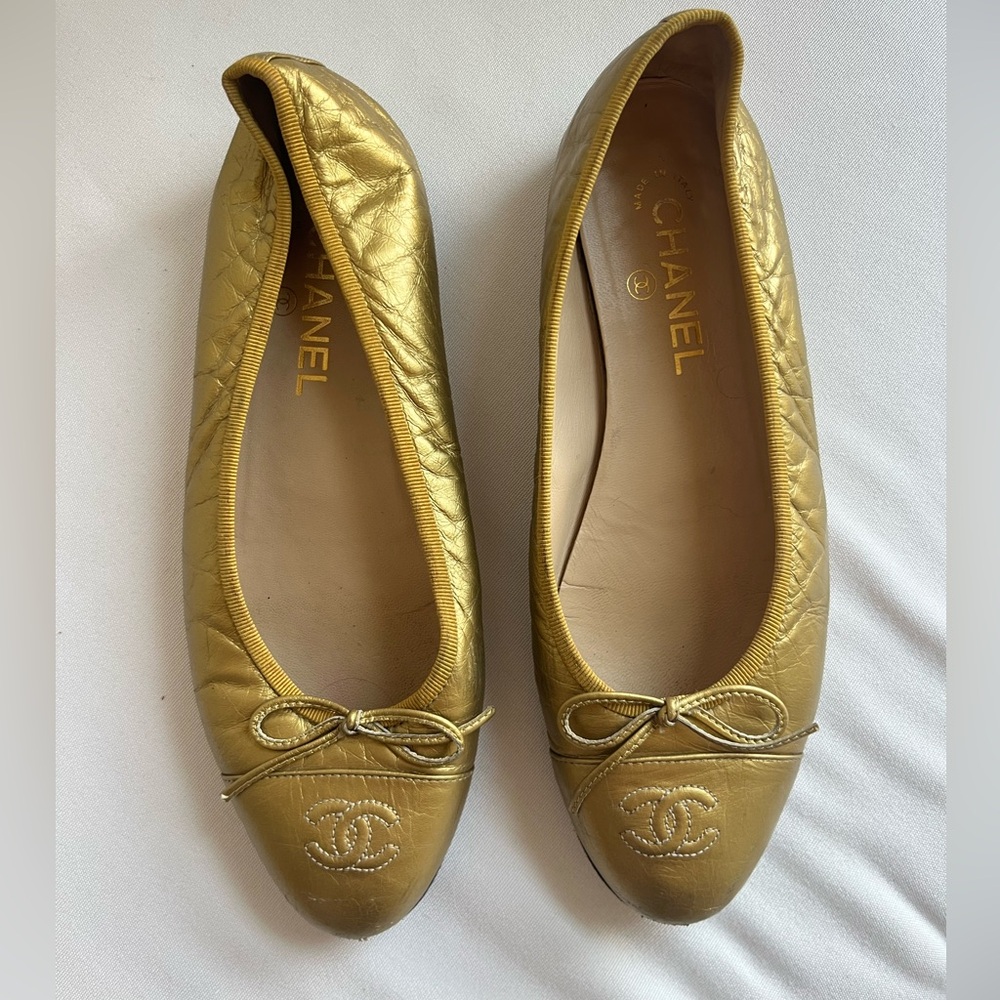 CHANEL Gold Quilted Flats with Bow
